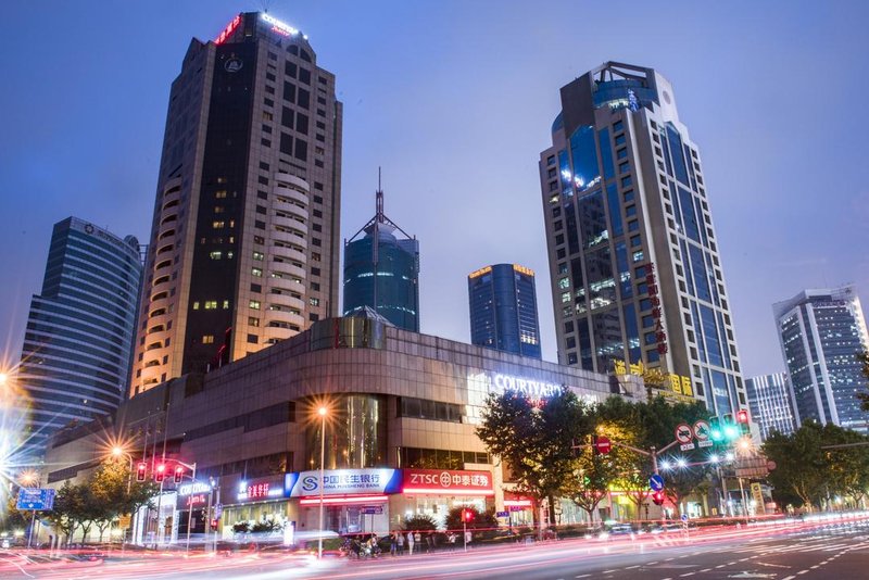 上海齐鲁万怡大酒店